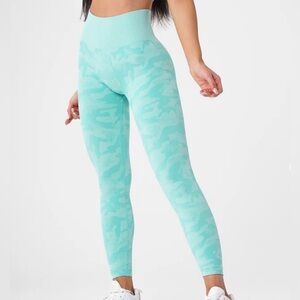 NVGTN Mint Camo Seamless Leggings NWOT Size Medium